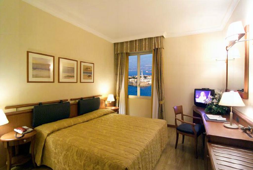 Hotel Dello Stretto Messina Exterior foto